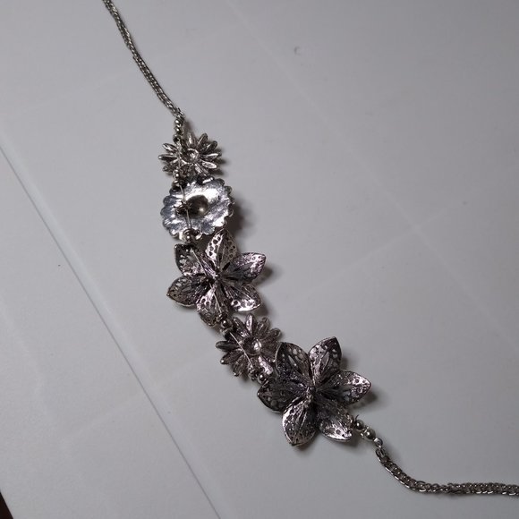Vintage Metal Flower Necklace Adjustable 18 To 21 Inches - Picture 13 of 13